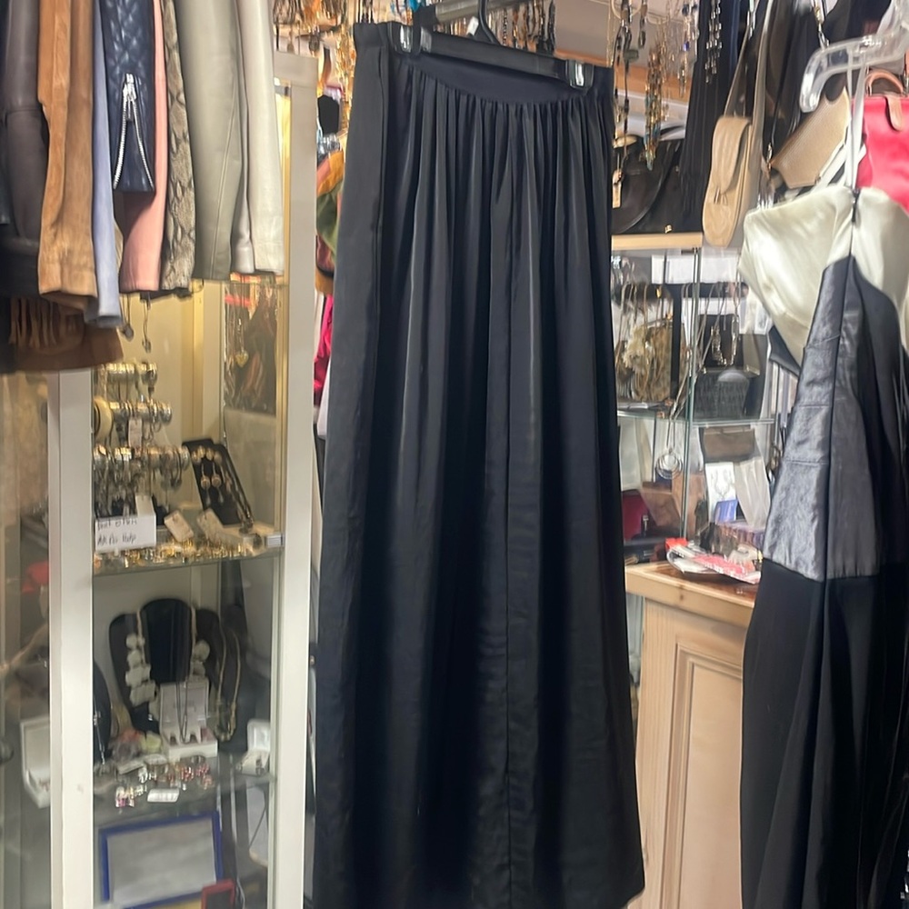 Vintage BCBG black silk skirt S NWOT